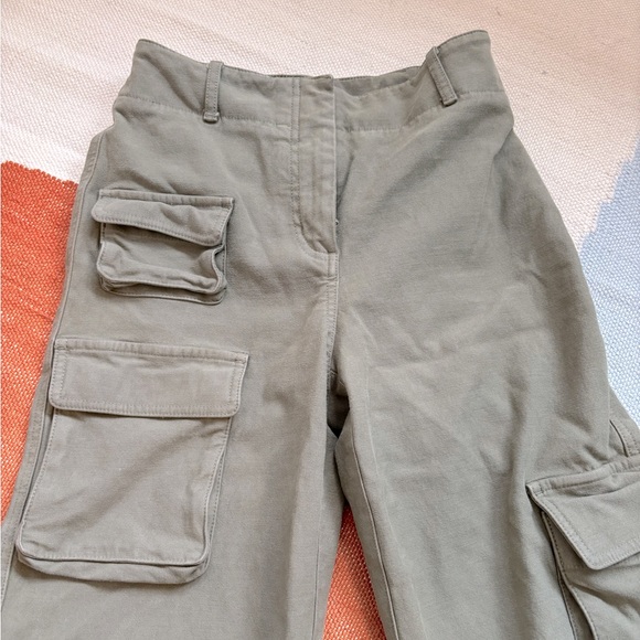 TNA Wilfred Free Aritzia Picture Cargo Pants - army green size 2 - Picture 6 of 6